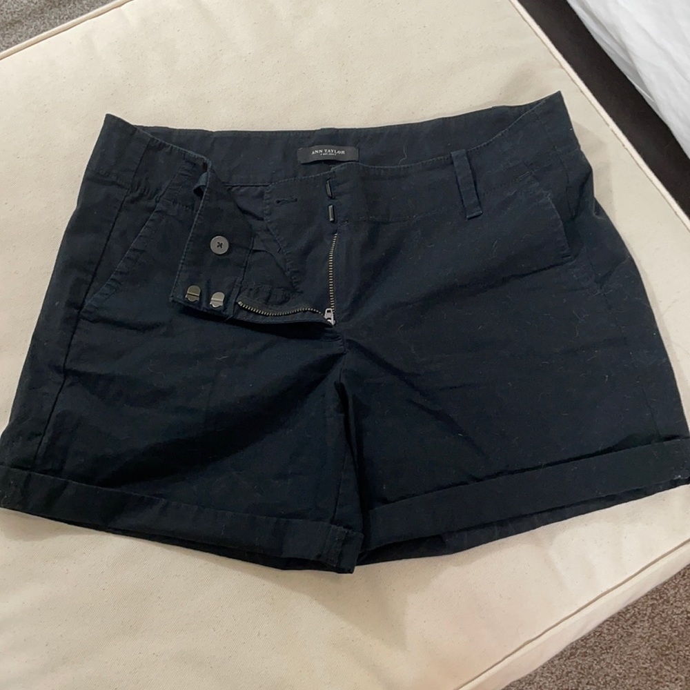 Ann Taylor Black Shorts Size 8